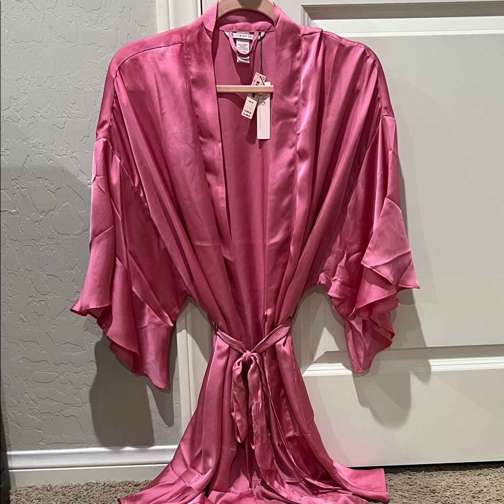 Victoria’s Secret Pink Satin Robe NWT